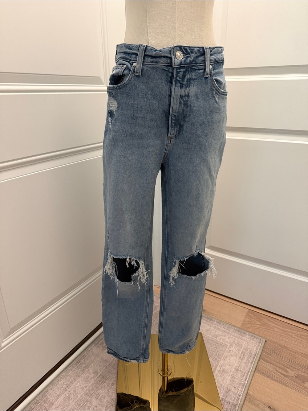 Paige Noella high rise Light Blue Distressed Knee-Rip Jeans